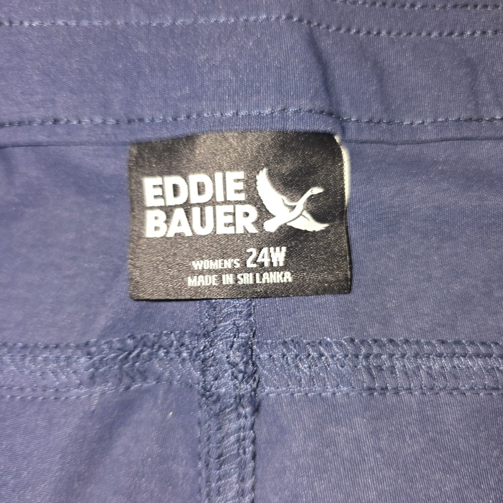 Eddie Bauer Rainier Short 24W Womens Navy Blue Stretch Hiking Outdoor UPF 50+ - Picture 8 of 10